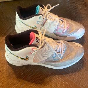 Nike Kyrie Basketball Shoes